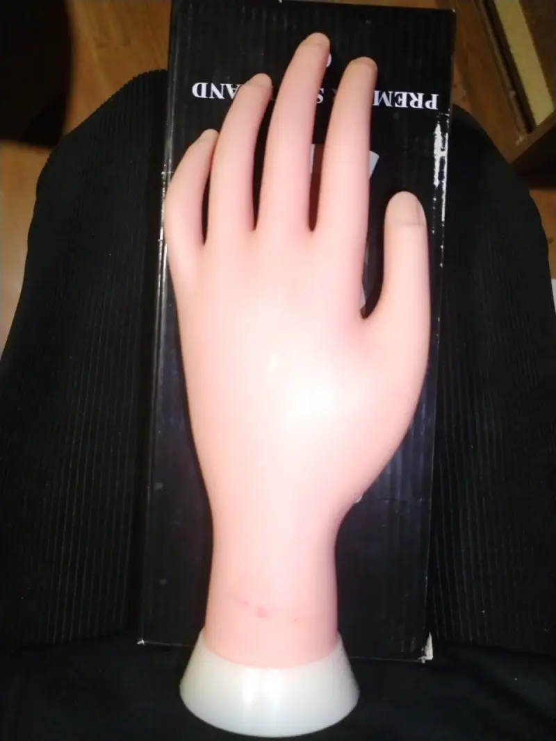 Mano de práctica para uñas - 1