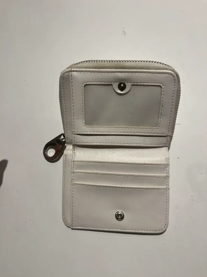 Billetera blanca UA-KIPA - 2