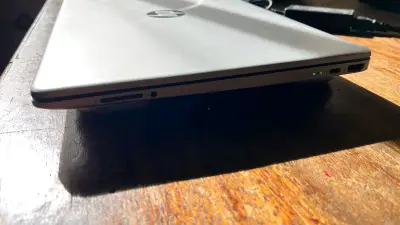 Laptop HP Ryzen 3 usada - miniatura 5
