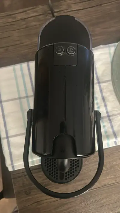 Cafetera cápsulas negra Nespresso - miniatura 2