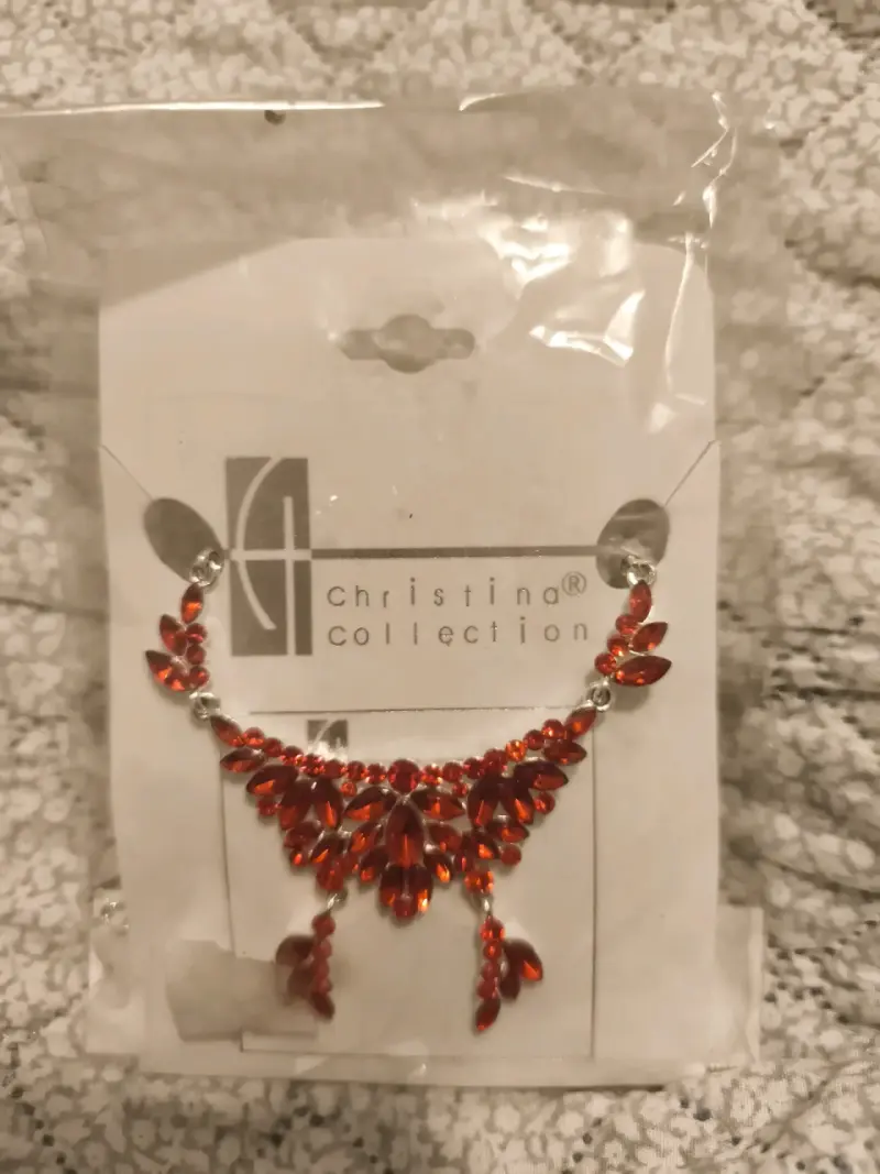 Collar rojo Christina Collection