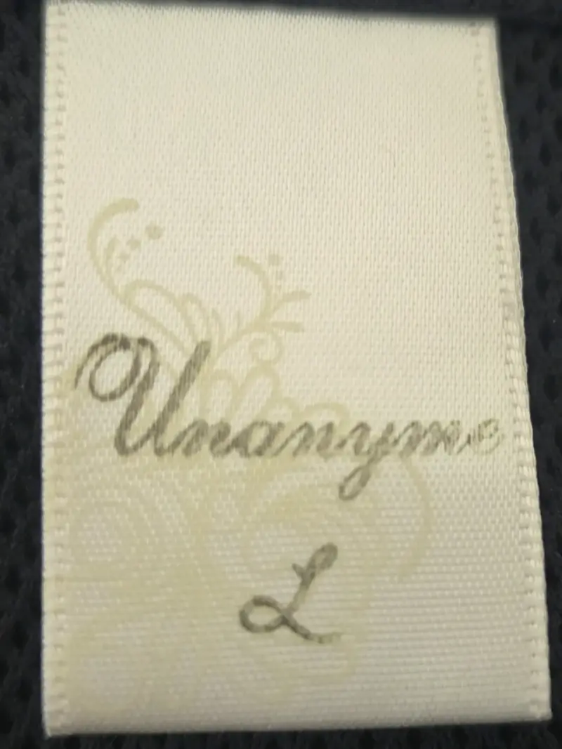 Chaqueta impermeable negra con capucha - 4
