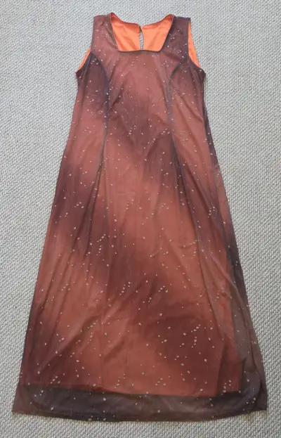 Vestido de fiesta sin mangas marrón - miniatura 1