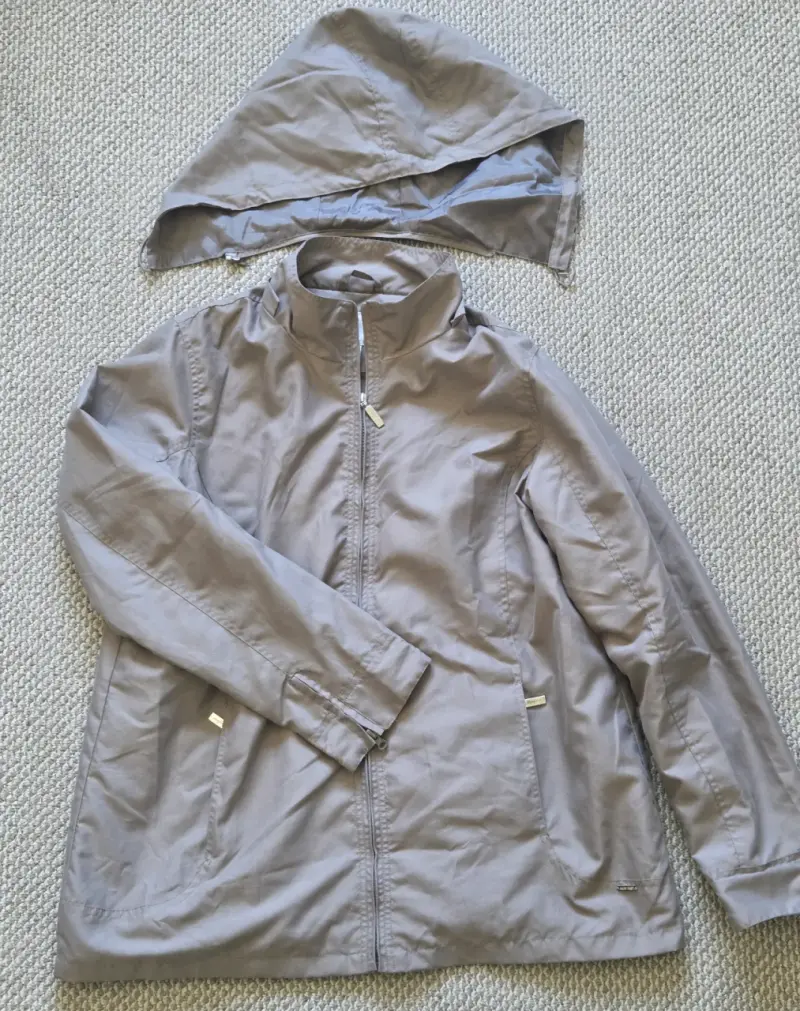 Chaqueta con capucha desmontable gris - 1