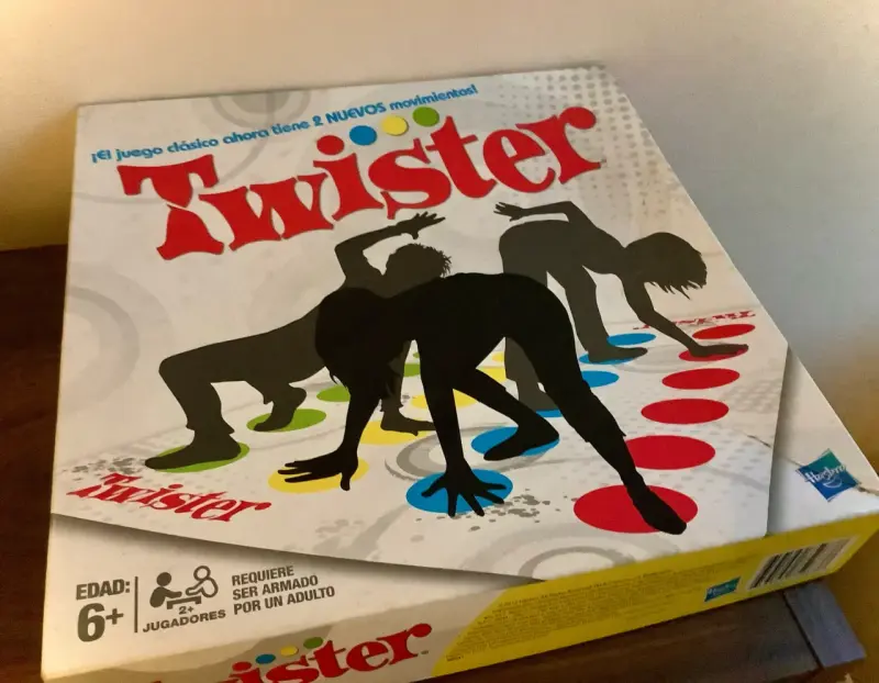 Juego de mesa Twister (Hasbro) - 1