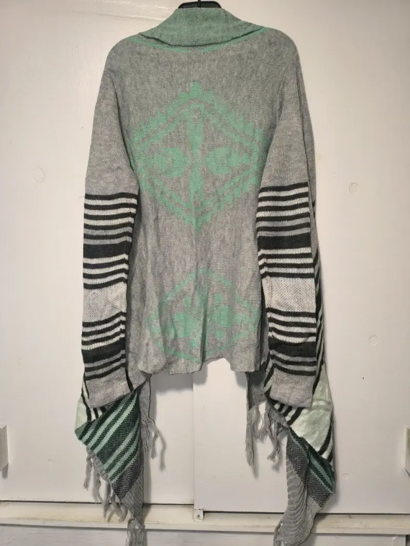 Cárdigan gris con diseño étnico - 2
