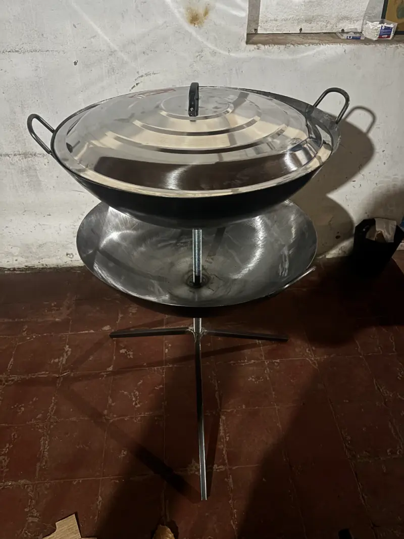 Parrilla metálica con tapa