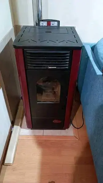 Estufa de pellet roja - miniatura 4