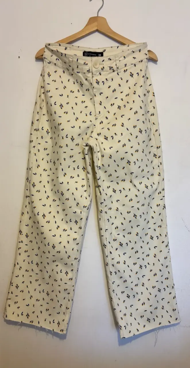 Pantalones beige estampados flores - 1