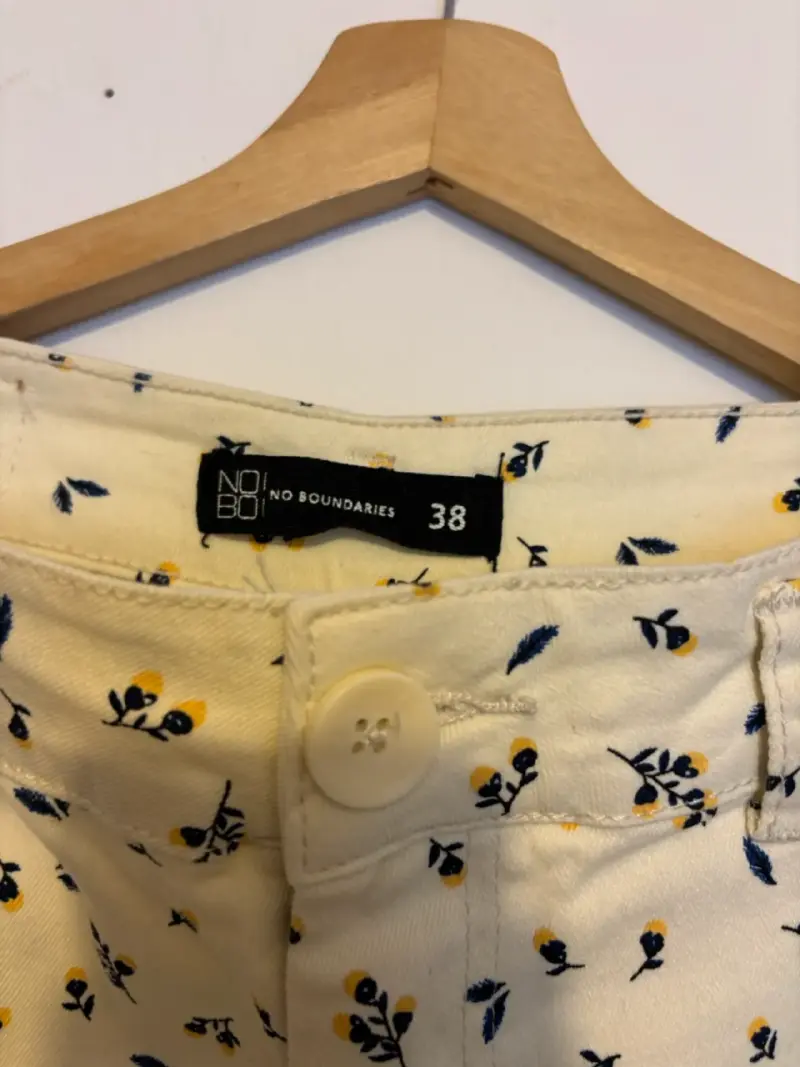 Pantalones beige estampados flores - 4