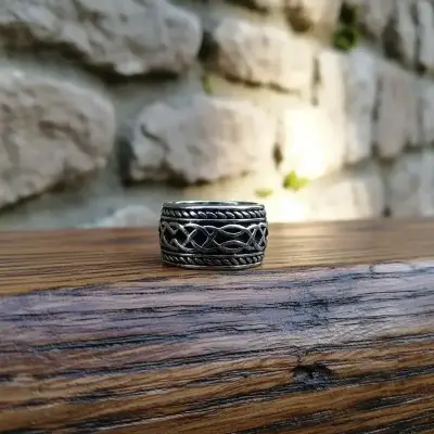 Anillo de acero diseño celta - miniatura 3