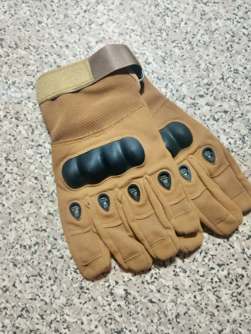 Guantes tácticos coyote con protección