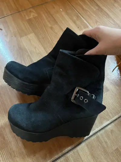 Botines negros con plataforma - miniatura 1