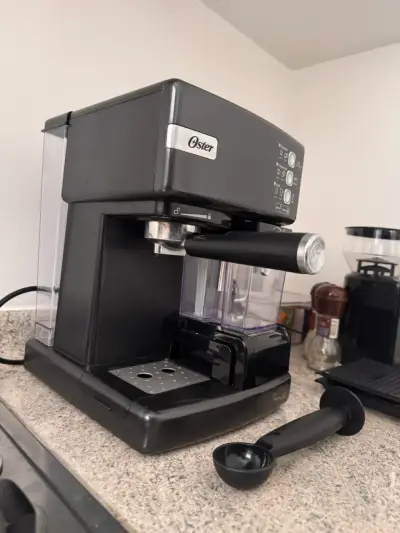 Cafetera espresso Oster PrimaLatte - miniatura 4