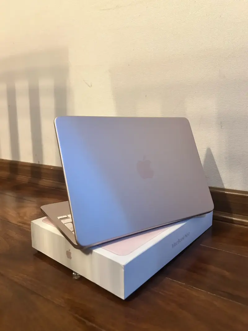 MacBook neo moderno rosado claro - 2
