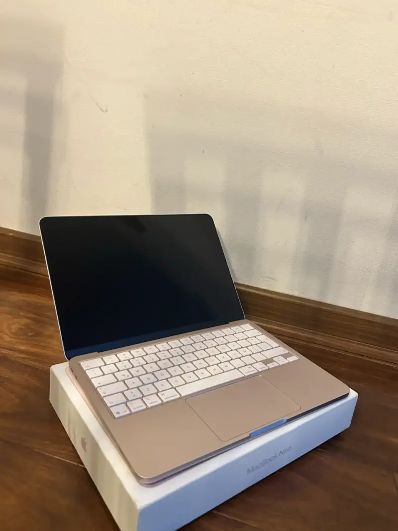 MacBook neo moderno rosado claro - 3