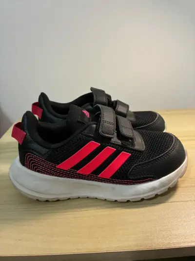 Zapatillas negras con velcro Adidas - miniatura 3