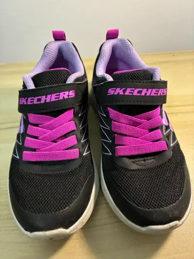 Zapatillas Skechers negras y rosadas - miniatura 1