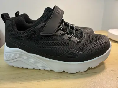 Zapatillas negras deportivas Skechers - miniatura 1