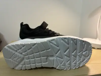 Zapatillas negras deportivas Skechers - miniatura 2