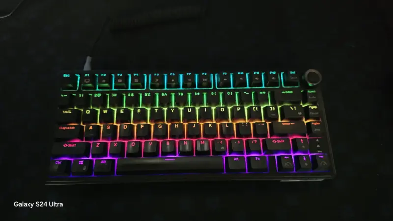 Teclado mecánico custom Royal Kludge R75 - 1