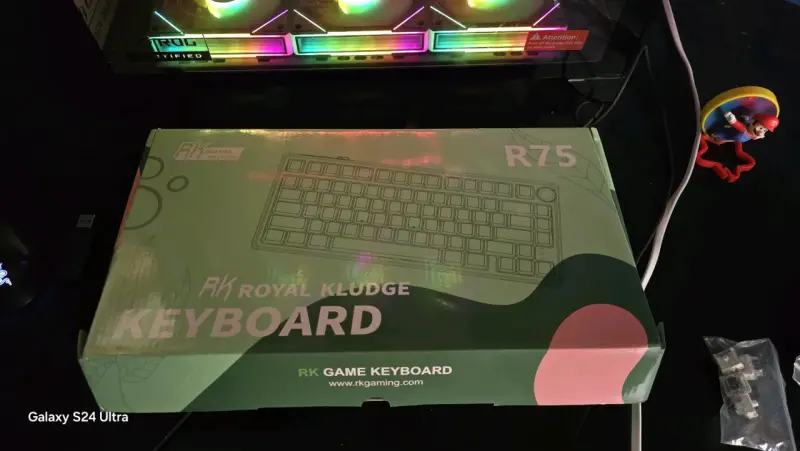 Teclado mecánico custom Royal Kludge R75 - 3