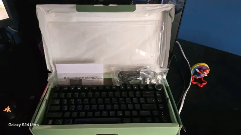 Teclado mecánico custom Royal Kludge R75 - 4
