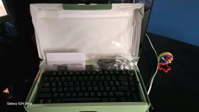Teclado mecánico custom Royal Kludge R75 - miniatura 4