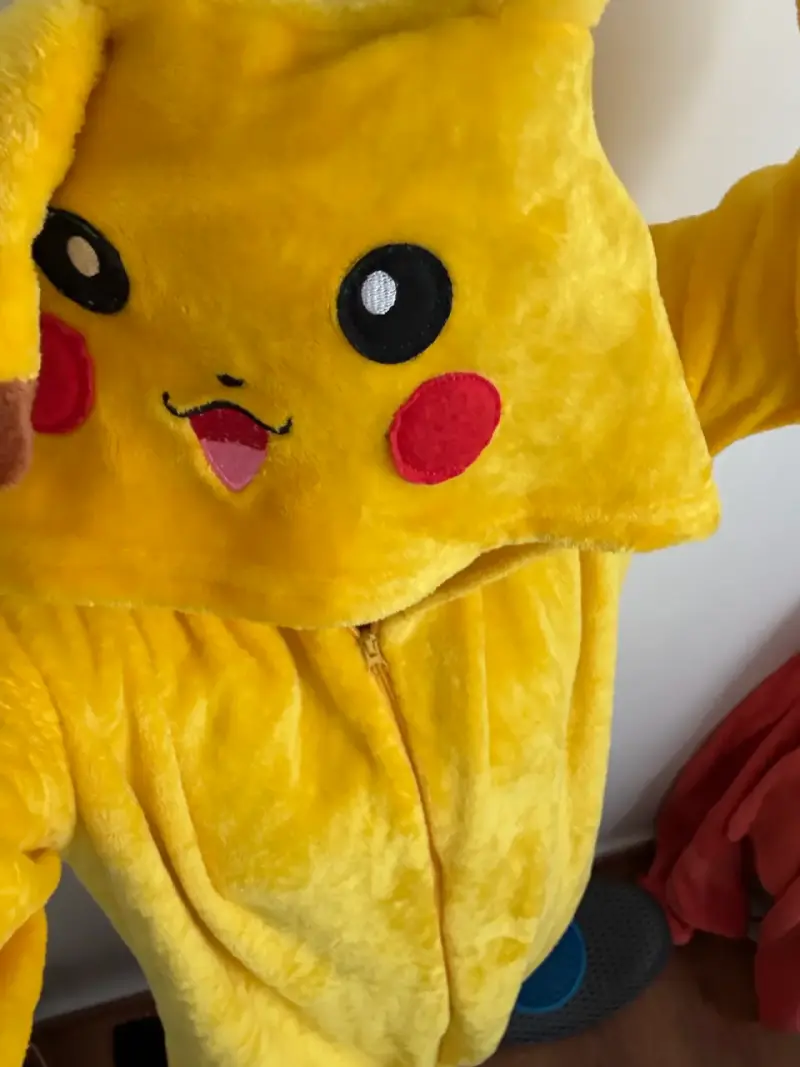 Disfraz de Pikachu con capucha