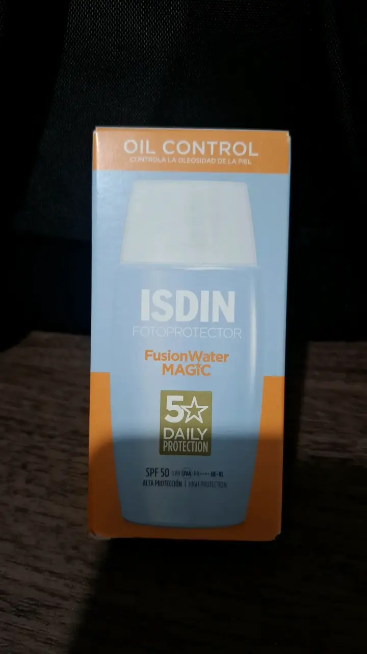 Fotoprotector ISDIN FusionWater Magic - 1