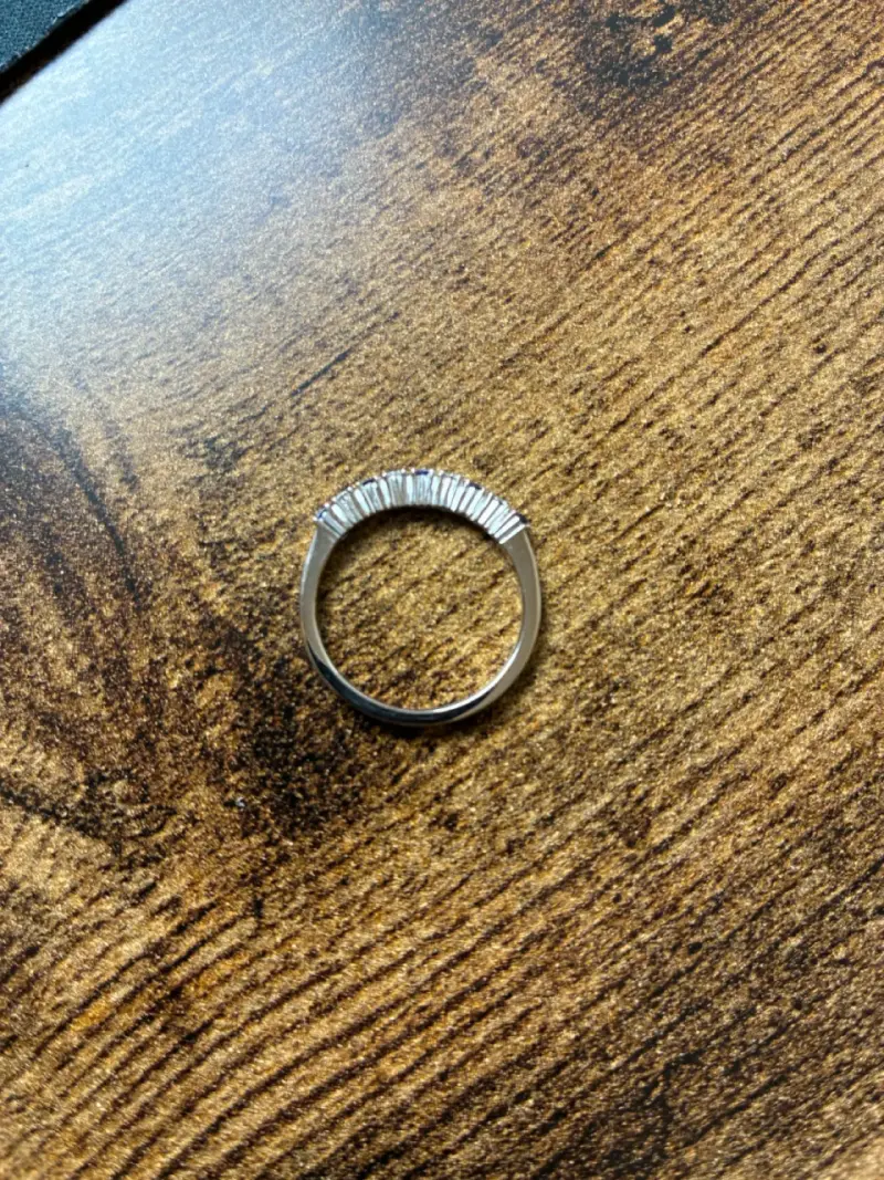 Anillo de oro blanco con diamante y zafiro - 1