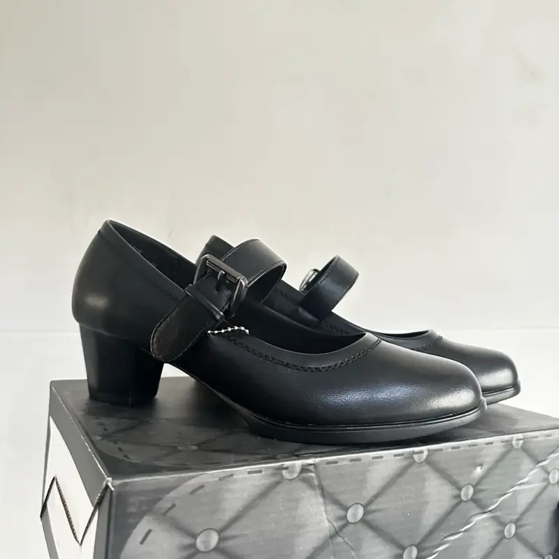 Zapatos negro con hebilla - 3