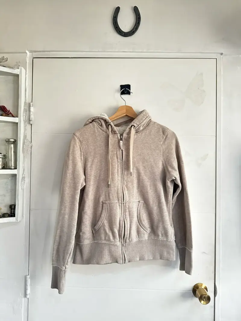Polerón H&M beige con capucha - 1