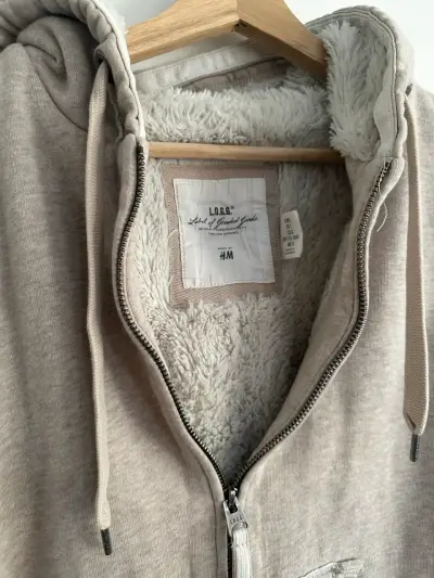 Polerón H&M beige con capucha - miniatura 3