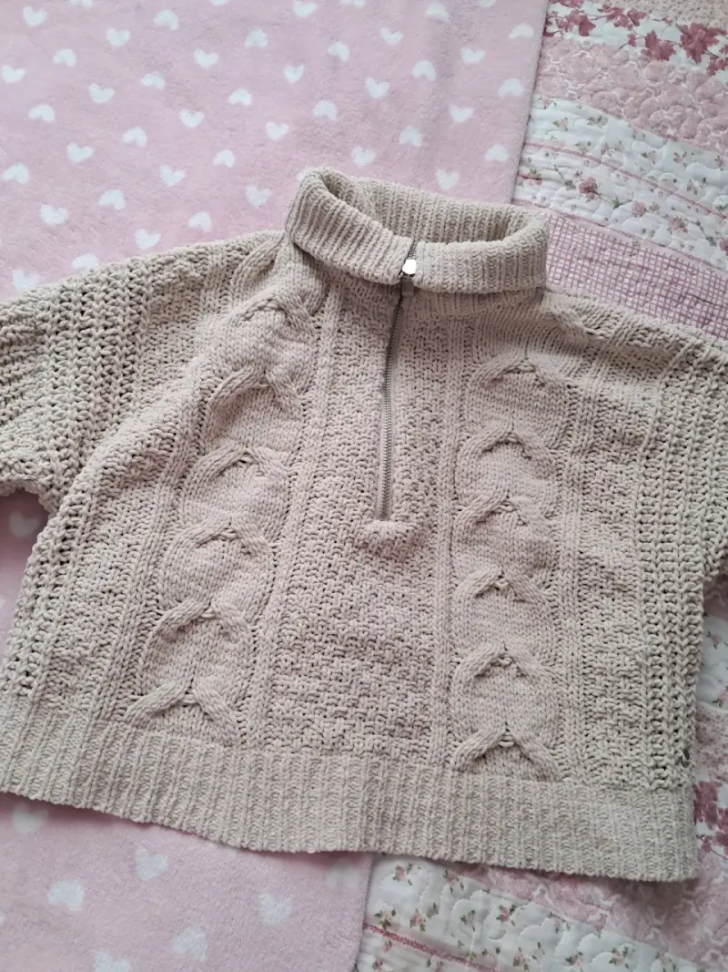 Chaleco beige con cuello alto - 1