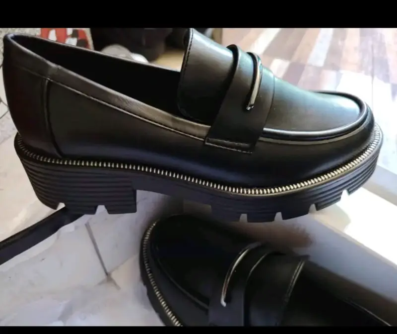 Zapatos negros con plataforma - 1
