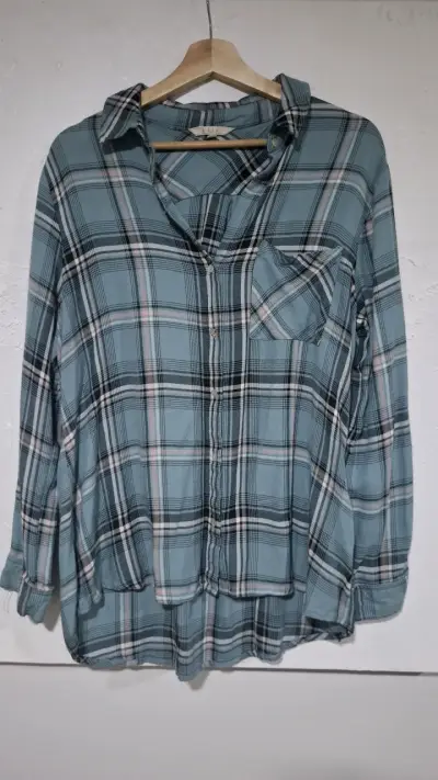 Camisa a cuadros verde - miniatura 1