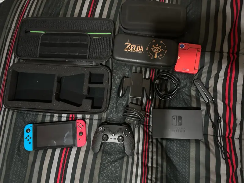 Consola Nintendo Switch con accesorios - 1