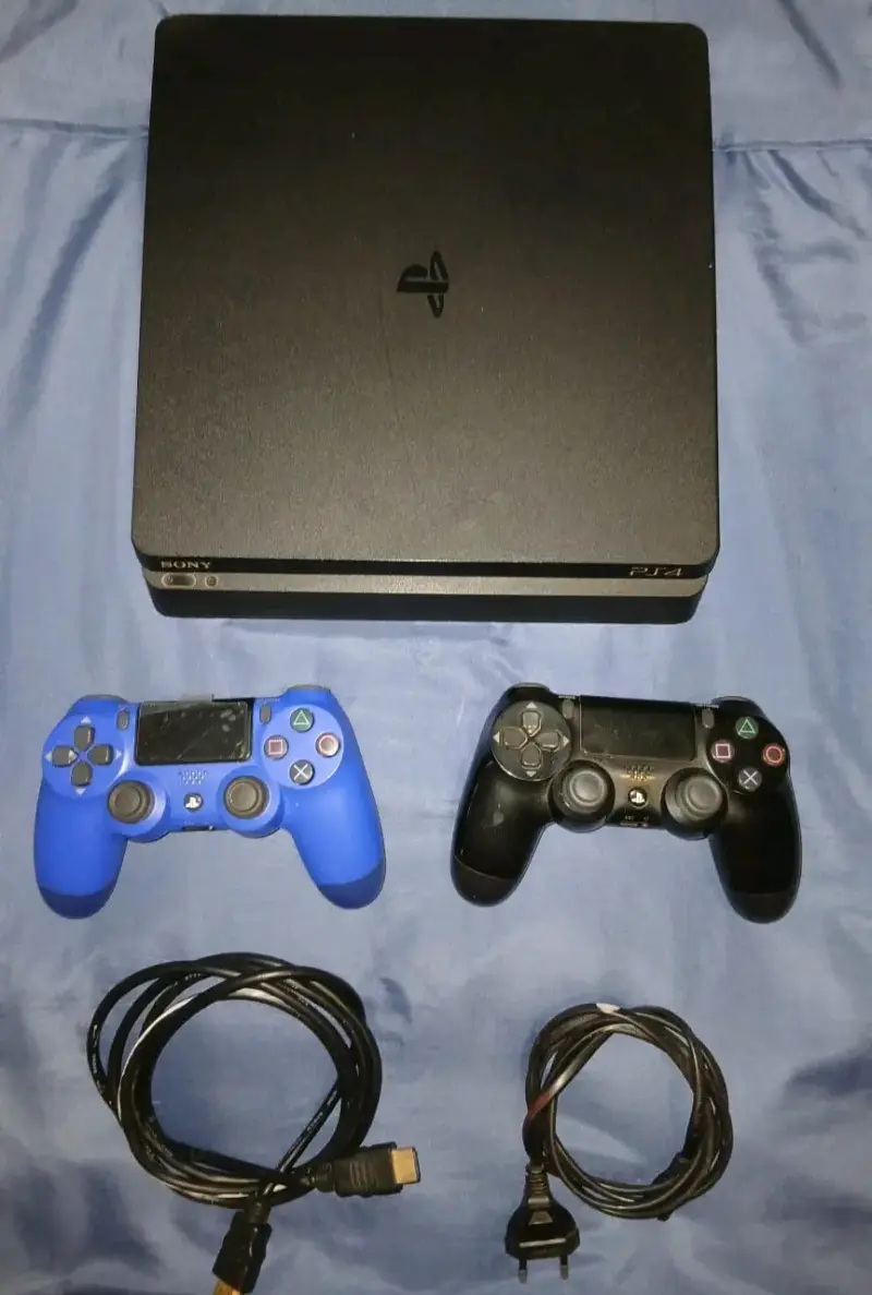 Consola PlayStation 4 con 2 controles - 2