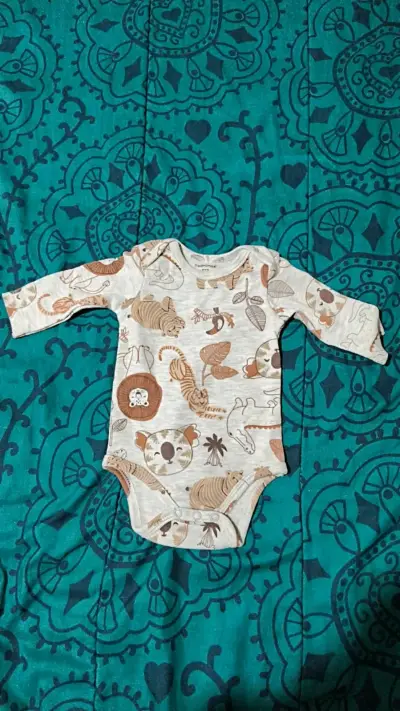 Pack de 4 bodie bebe 0-3 meses - miniatura 1