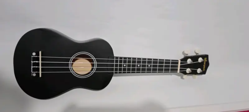 Ukulele negro Scorpion - 2