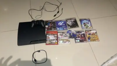 Consola PS3 slim reacondicionada con nueve juegos - miniatura 1