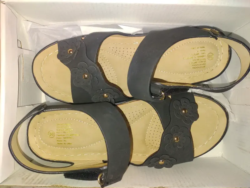Sandalias negras con flores talla 38 - 1