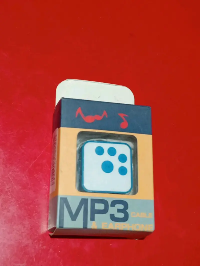 Audífonos , cable MP3 y parlante - 2