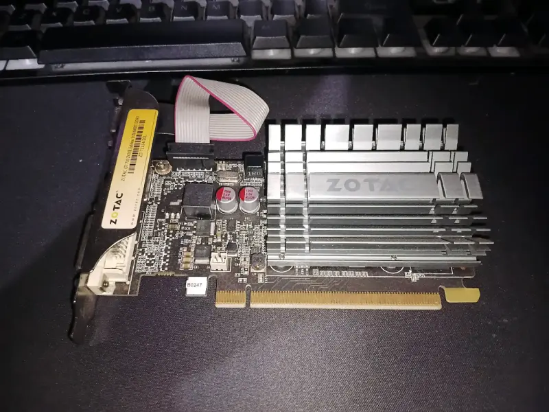 Tarjeta gráfica Zotac con HDMI - 2