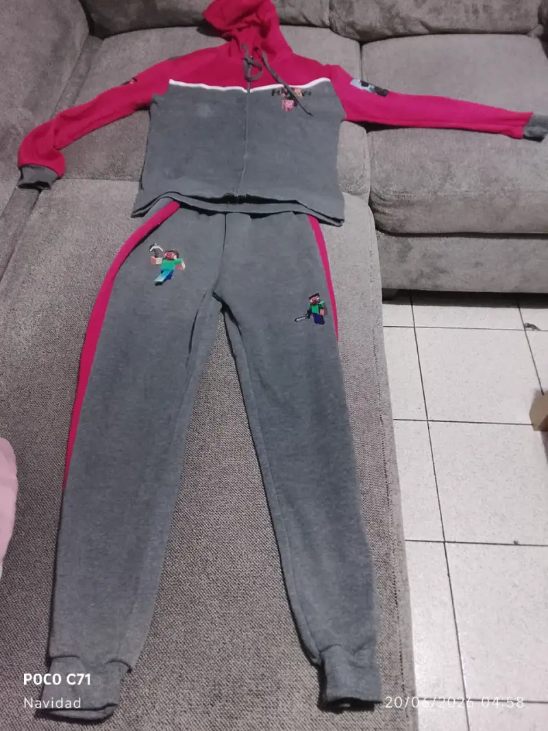 Conjunto deportivo Minecraft gris y rojo - 1