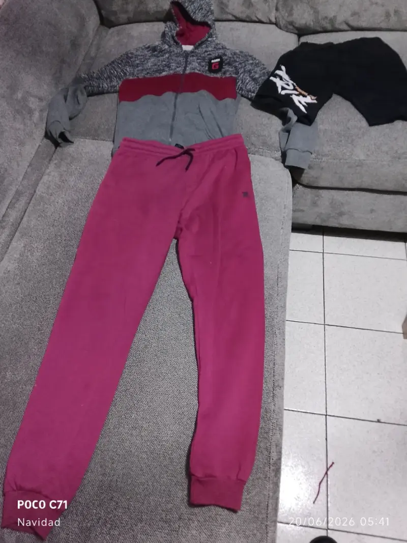 Conjunto deportivo tres piezas - 2