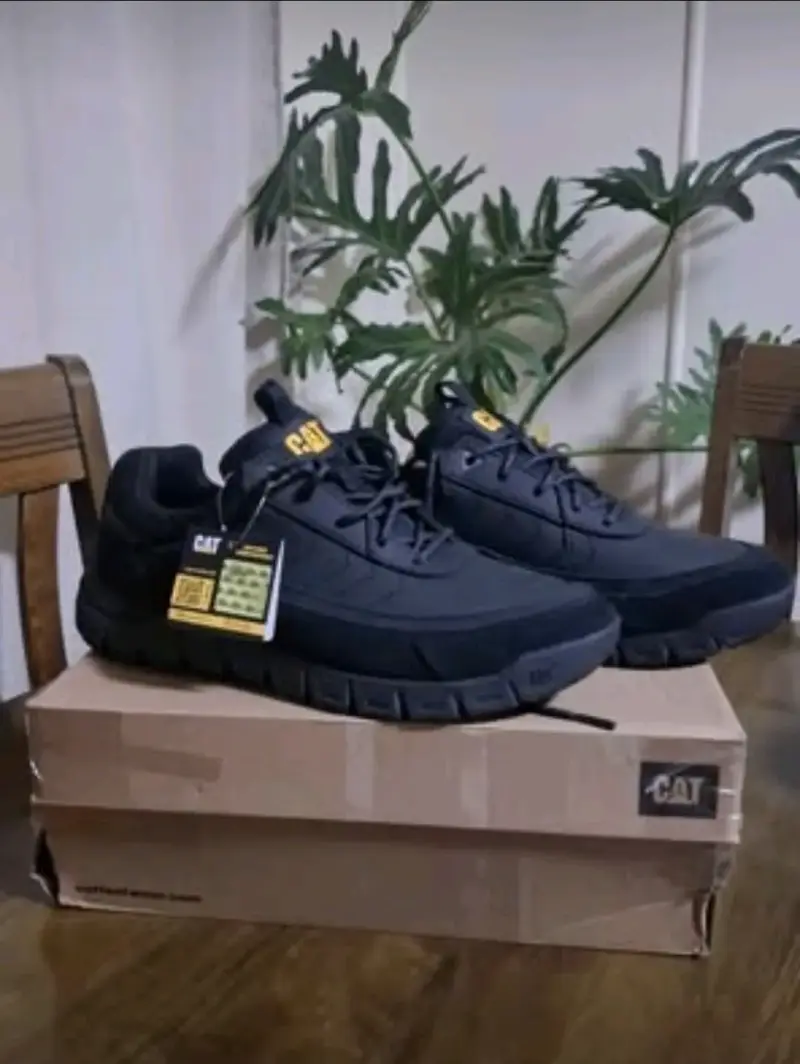 Zapatillas negras CAT nuevas