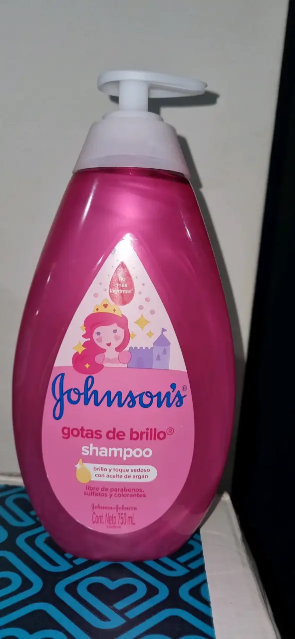 Shampoo Johnson's gotas de brillo