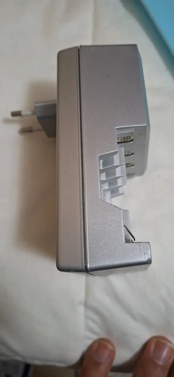 Cargador rápido Fujitel Ni-Cd/Ni-MH - 2
